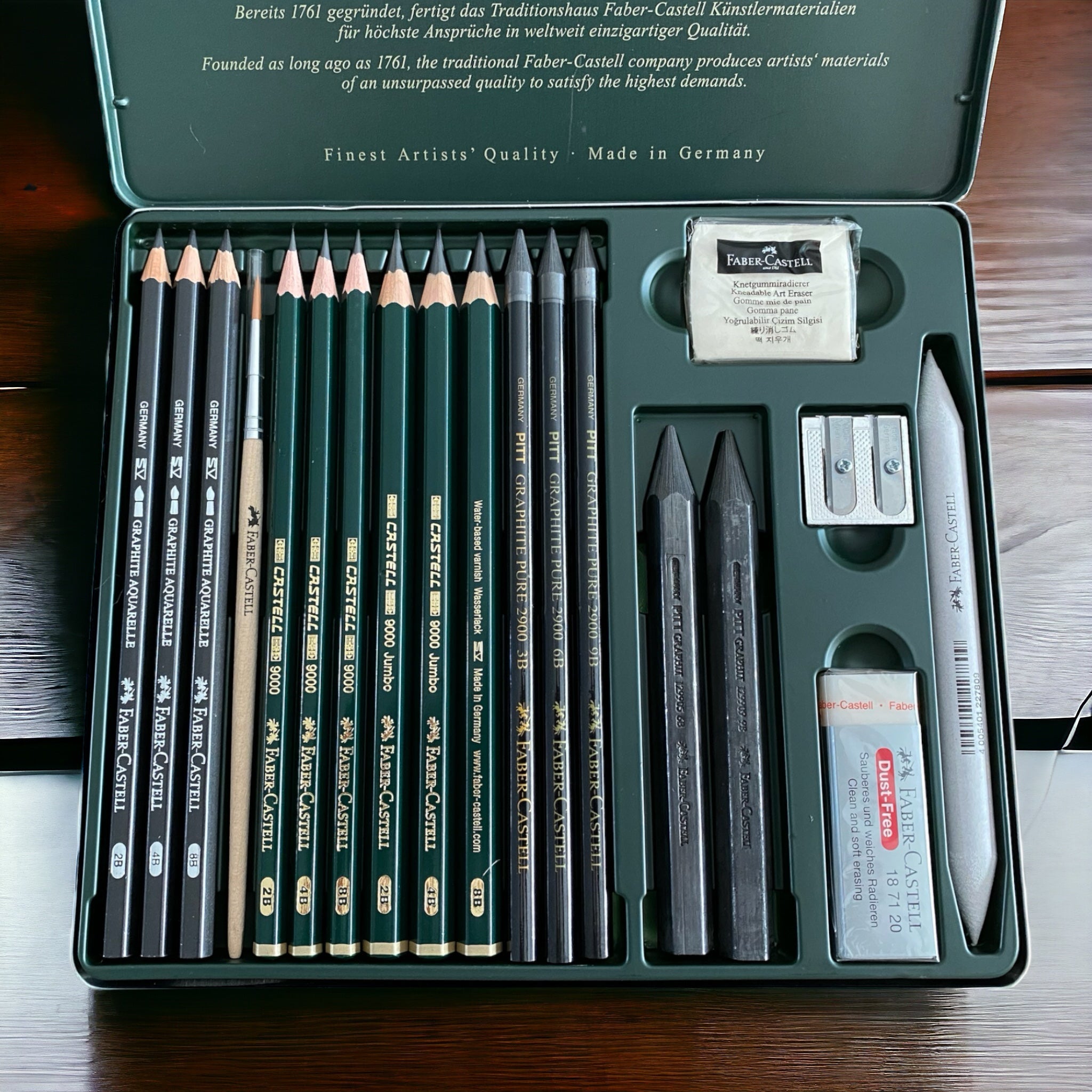 19-piece Pitt Graphite set. Faber-Castell